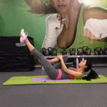 【超神奇的普拉提 4周减肚子又瘦腿】锻炼绝不意味满脸汗水，轻柔曼妙的举手投足也能消耗多余脂肪。几个看似简单的地板动作，却是普拉提的精华，达到快速燃脂、紧实腹肌、全身塑型的效果，而且简单易学，非常适合健身新手。每组1分钟，间歇30秒，每周3次！坚持一个月，凹凸有致的身材全部给你。net