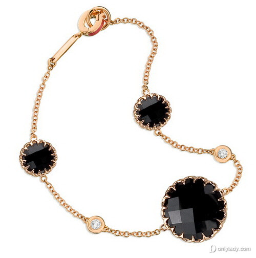 玫瑰金是一种在18k金合金中加入适量的铜的贵金属合金,赋予其独特的