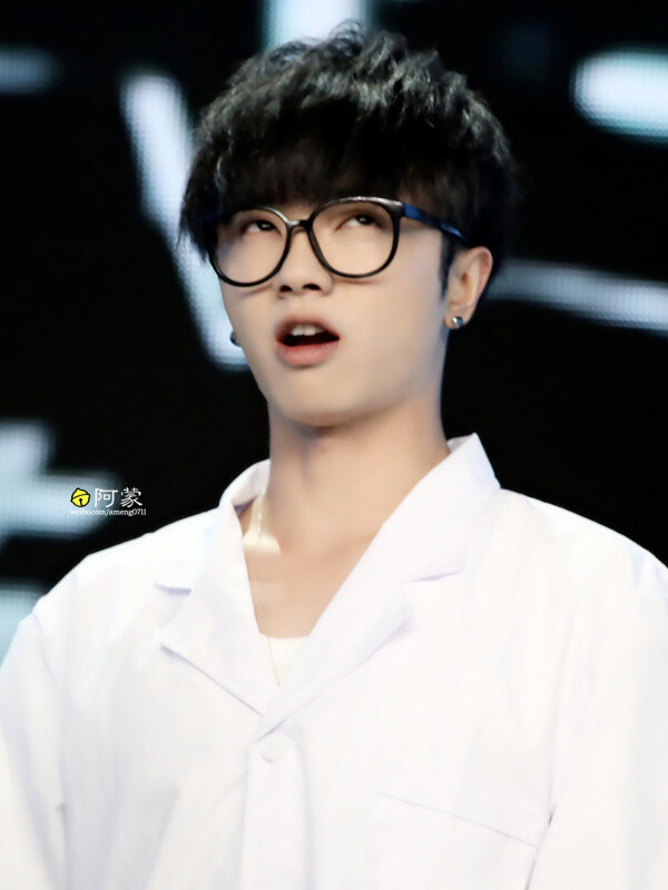 140427快乐大本营-花儿与少年专场6p91玩了一晚上「蟑螂」的幼稚鬼