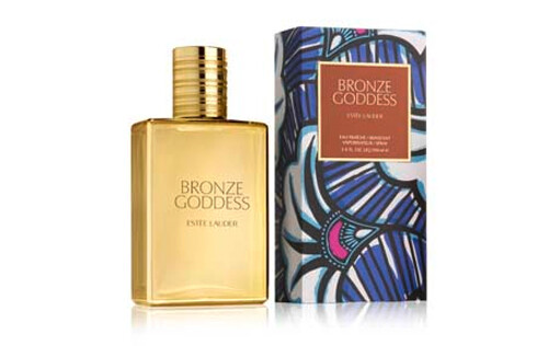 来自肌肤的芬芳 古铜色的女神，Bronze Goddess Eau Fraiche SkinScent是Bronze Goddess系列中一款全新的限量版香水，计划在2013年3月上市。这款香水将会在欧洲、中东、亚洲和美国的免税商品店里进行销售。 在推出金色-绿松石色以及带有金粉橙色香瓶的两款香水后，另外一款金色香瓶的香水也将上市，它的色泽代表了温暖的阳光以及热烈柔软的沙滩，如同一个充满兴奋的奢华假期，充满了异域风格的迷人气息。这款香水中融合了温暖的龙涎香以及柑橘调的柑橘、柠檬味道，中调则是柔和的白色花朵。 前调：柑橘、柠檬 中调：香甜花香调 尾调：龙涎香