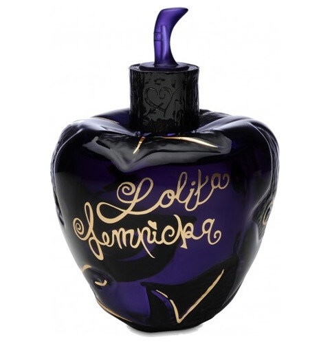 洛丽塔 那黑色的错觉，Lolita Lempicka最近推出了Eau de Minuit系列的2012新款香水Illusions Noires，Illusions Noires Si Lolita Eau de Minuit是原版香水的东方风格款，为东方花香龙涎香香型，包括了香豌豆、广藿香、龙涎香和香草精华的气息。