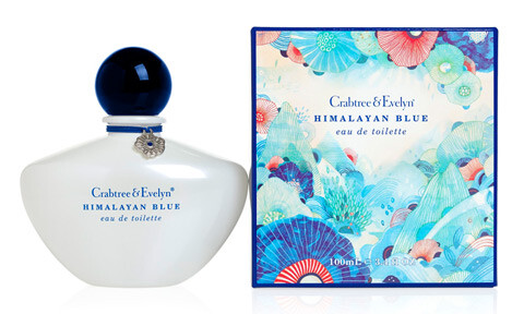 喜马拉雅之蓝，Crabtree &amp;amp; Evelyn推出了一款名为Himalayan Blue的全新香水系列，从英国早期探险队的行动获得灵感，表现了那些未曾发现的传奇之美。这款香水将带你进入喜马拉雅的心脏地带，寻找蓝色罂粟花的神秘所在。 Himalayan Blue是为那些充满独立与冒险精神，行为出众的女人而创作的。Himalayan Blue的前调为清新的柑橘调，包括柑橘、橙子叶与柠檬；中调为姜、烟味黑茶、玫瑰精华、粉胡椒、喜马拉雅金色黄檞兰和液化；带有烟气的、迷人的尾调由檀香、广藿香、皮革组成。