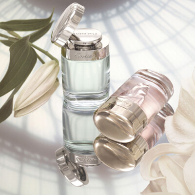 卡地亚 亮晶晶的芬芳，Cartier Baiser Volé Shimmering Eau de Parfum Spray的香调为： 铃兰、香草铃兰、铃兰茎、铃兰叶子、柑橘调