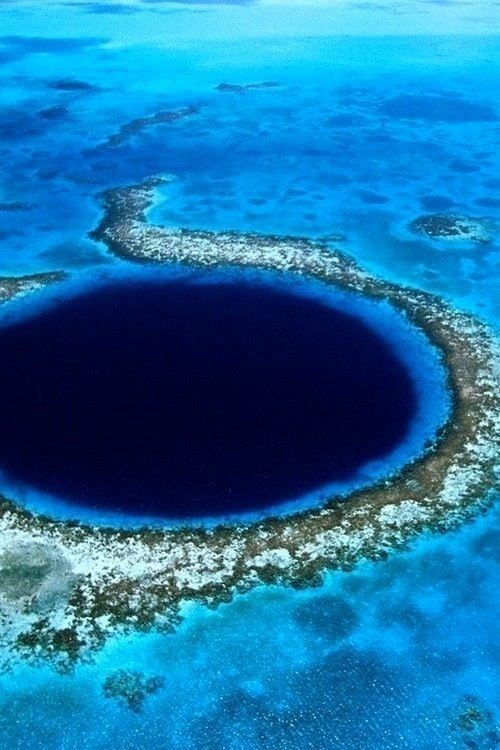 洪都拉斯蓝洞，嵌在海面的深邃蓝眼睛.
