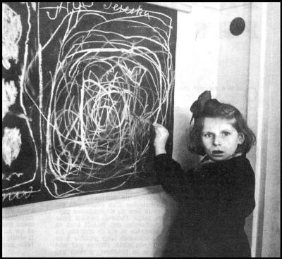 6】一名生长于集中营的女孩儿Terezka的画——波兰的“家”——使失调儿童中心的辅导员们震惊不已。