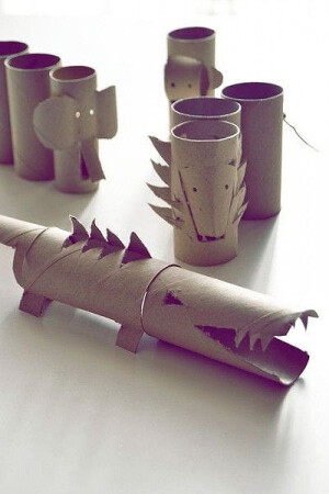 【儿童手工】纸巾筒改造动物玩偶