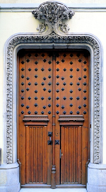 amazing door - Barcelona