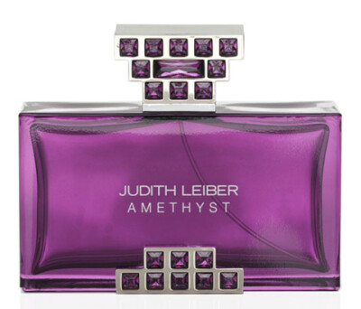 Judith Leiber 迷人的紫水晶，匈牙利著名眼睛及佩饰品牌Judith Leiber在2012年初推出了品牌历史上的第四款香水Amethyst（紫水晶），这款香水也是Streamline clutch系列的第三款香水，和之前的Topaz（黄玉）香水一样…