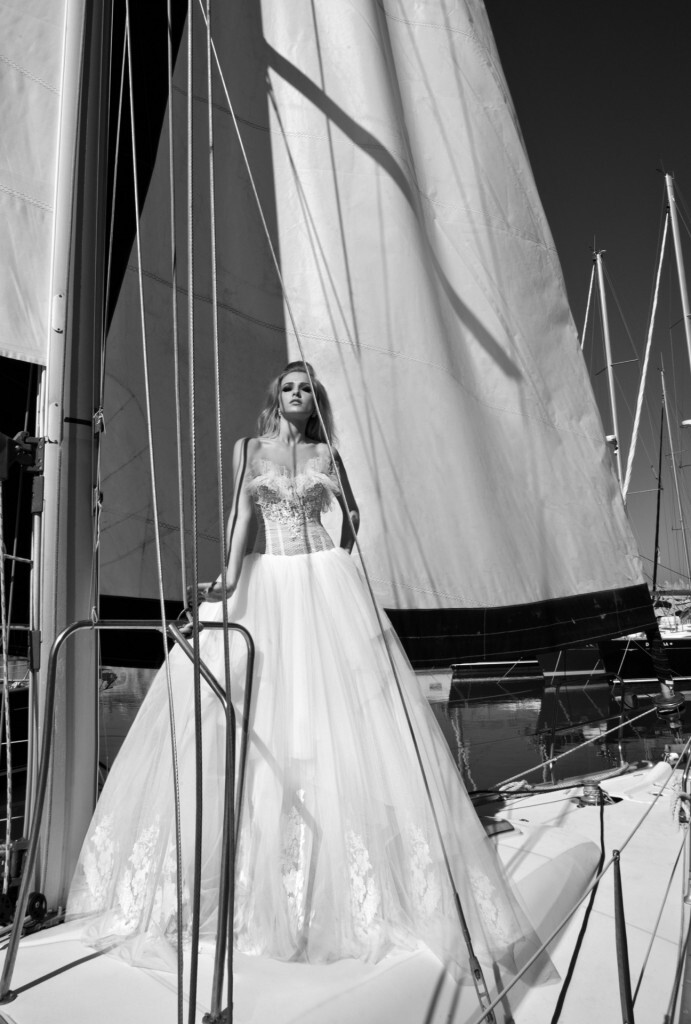 The St-Tropez Cruise by Galia Lahav 2013。Galia Lahav 2013婚纱系列用黑白方式演绎，展示了婚纱别具一格的高贵与优雅。