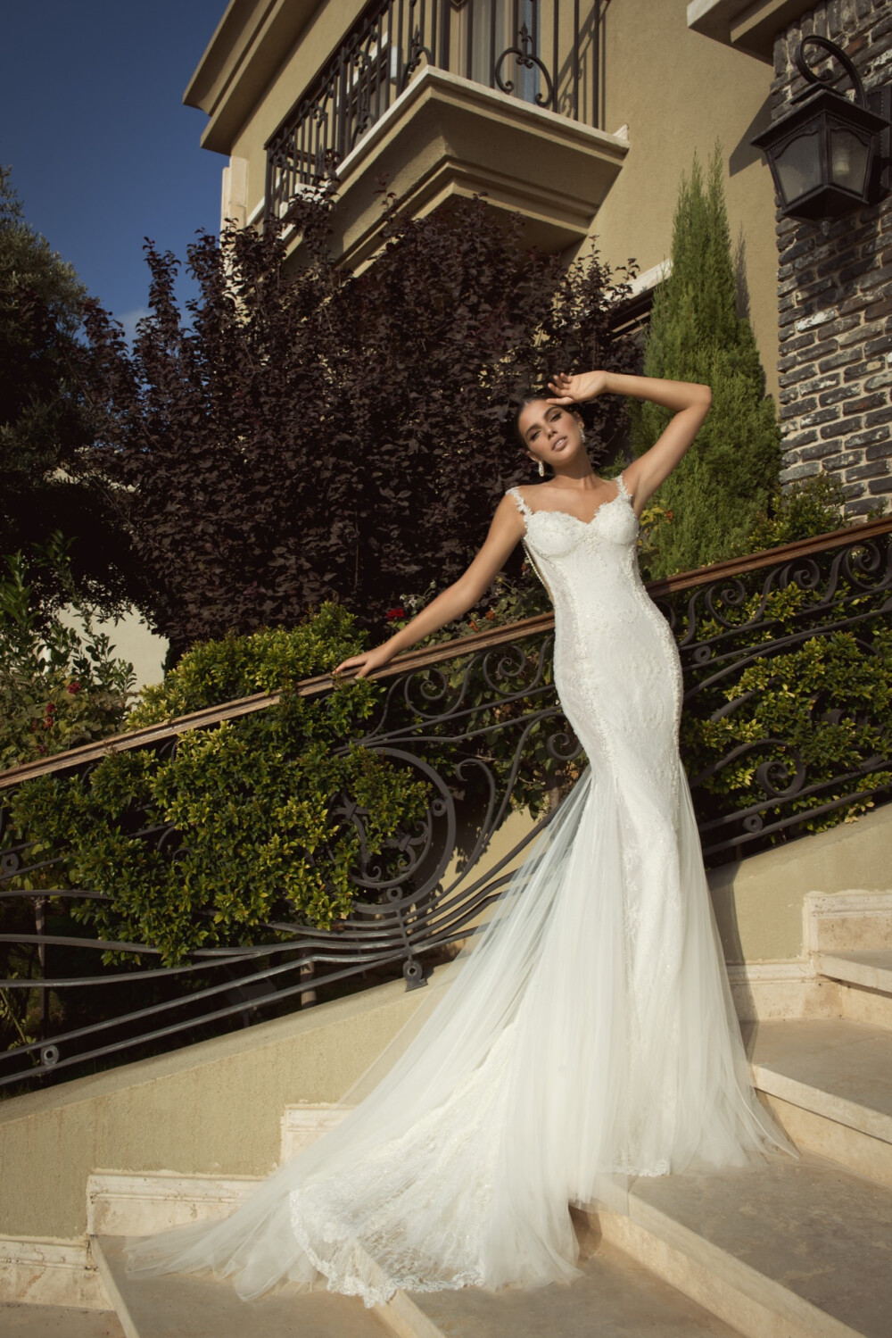 galia lahav 2014婚纱礼服系列,修身鱼尾轮廓令腰身线条紧致性感