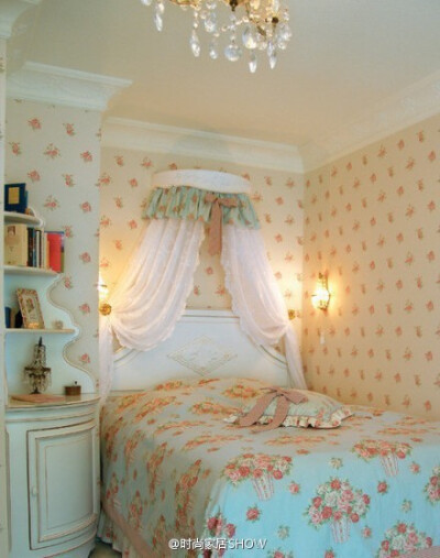 我必须要把卧室装得美美的，不然我睡不着觉~\(≧▽≦)/~啦啦啦！