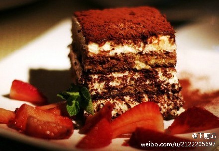 【提拉米苏Tiramisu】意大利语中的含义，“记住我”，“带我走”，传说吃到的人会幸福哦~