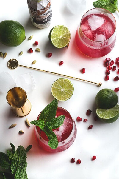 Spiced Pomegranate Cocktail // HonestlyYUM