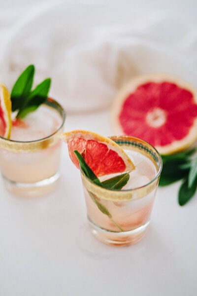 The grapefruit-sage mimosa of our dreams.