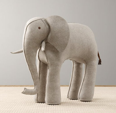 Oversized Wool Felt Elephant 找到这个大象了 。。。居然要339美金。。。 求淘宝山寨。。