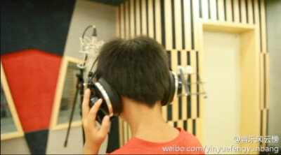 【榜姐独家】#TFBOYS#成员@TFBOYS-王俊凯 2012年参加《音乐风云榜》暑期VJ活动独家视频高清预览图戳大！榜姐深知姐姐饭们的萌点，特意搜集了口（sàng）水(xīn)一(bìng)地(kuáng)的各种局部特写图，建议各位捂好心脏…