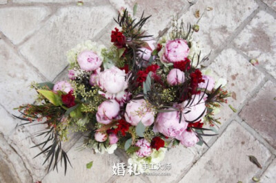 花束装饰——婚礼台装饰DIY 更多:http://www.imior.com/goods/show?gid=1670