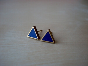 navy blue small brass triangle stud earrings