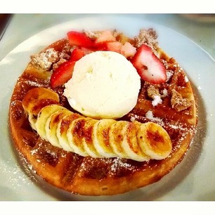 waffle+banana+ice cream