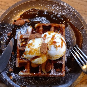 waffle+ ice cream