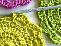 Maisie Flower How-To. ☀CQ #crochet #crochetflowers  http://www.pinterest.com/CoronaQueen/crochet-leaves-and-flowers-corona/ Tutorial