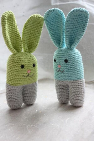 cuddle bunnies by Artefleur, via Flickr.