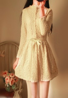 小清新森林系,木耳蕾丝,甜美,复古vintage,蝴蝶结珍珠蕾丝多种元素结合于一身,既贵气又淑女的一款连衣裙,各种搭配方法可以尝试,春装正式上市