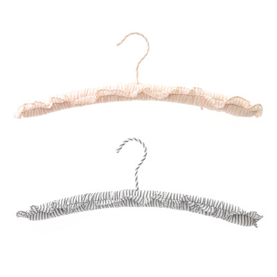 日单冰激凌色高档优雅百褶花边纯棉小条纹全包裹实木衣架/撑