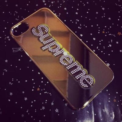  【custom.s 独家原创】 #Supreme#新品来啦!!!!~ 钻石新标 以后陆续会推出经典红标和单孔标 好的没话说