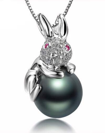 Bunny necklace with Tahitian pearl and diamond in 18 kt white gold