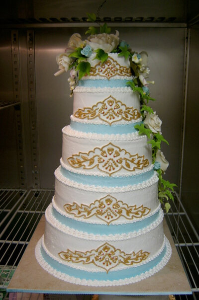 Indian pattern wedding cake