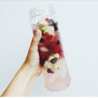 冰巴西莓茶 + 黄瓜 + berries