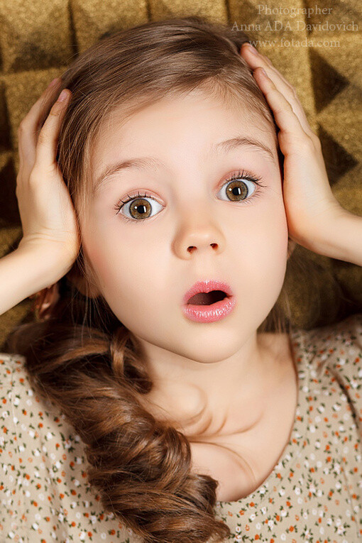 电脑中屯了大量LOLI,早就想发出来分享...