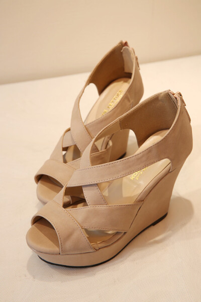 女式鞋独家VIVI日本大牌简约女鞋防水台坡跟罗马交叉凉鞋