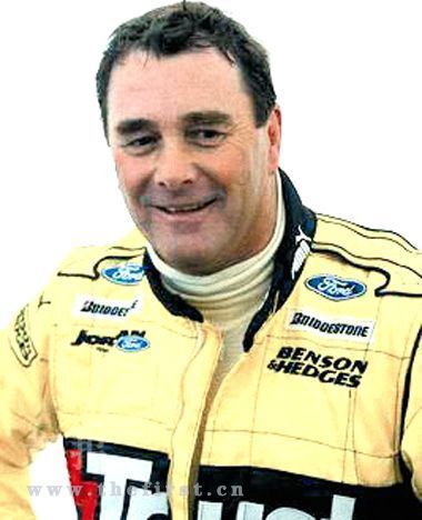 Nigel Mansell（尼格尔·曼塞尔），英国著名的F1赛车手。1953年8月8日出生，1980年在奥地利大奖赛中首次参加分站赛，于1992年在威廉姆斯车队获得世界冠军头衔。