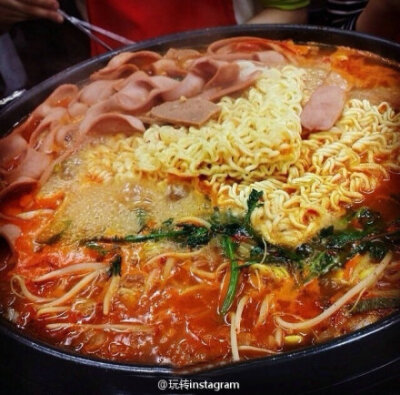 韩国部队汤，好想吃！