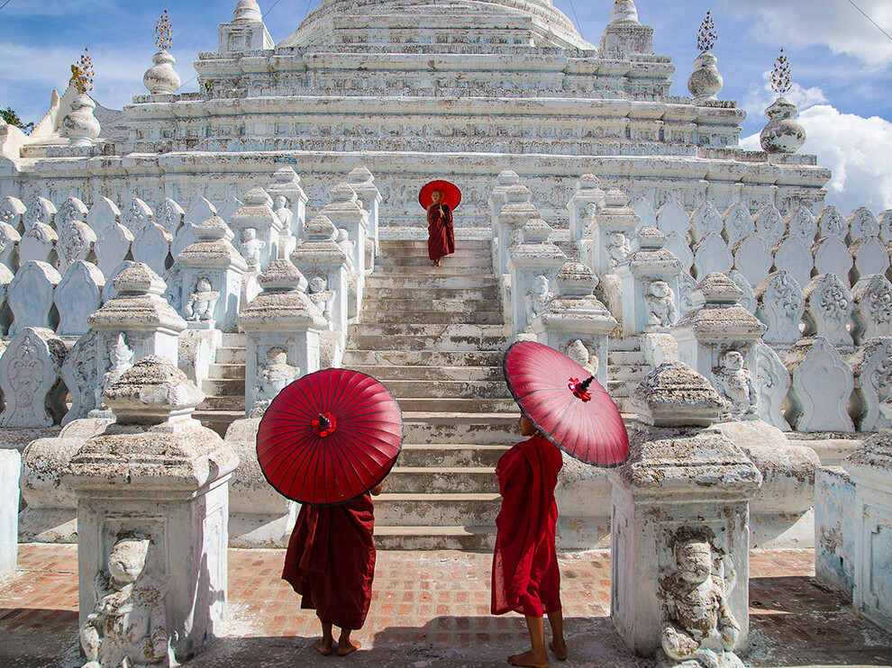 Picture of novice monks outside a pagoda in Myanmar