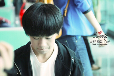 #TFBOYS出道300天倒计时# [太妃独家]140521 重庆机场送机