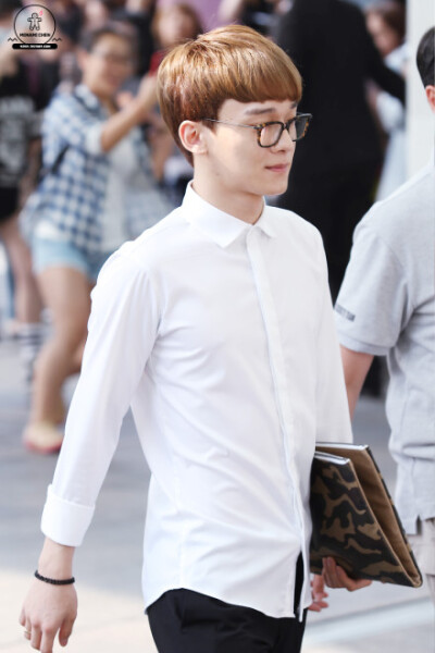 #金钟大# #chen# 【图片】【Mon Ami Chen 】140531仁川机场 原图【http://t.cn/Rvc0NOD】【http://t.cn/Rvc0NOe】【http://t.cn/Rvc0NOF】【http://t.cn/Rvc0NOk】