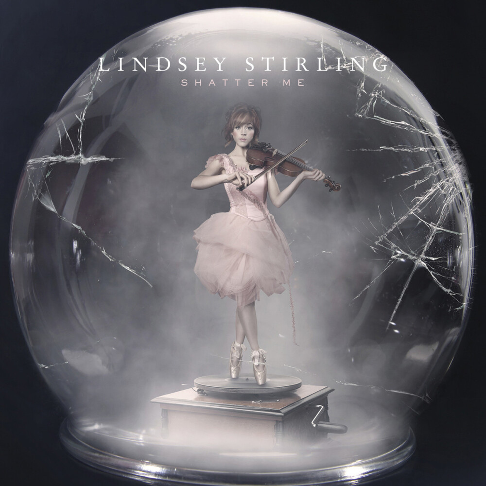 Lindsey Stirling 《Shatter Me》★★★★ 小提琴和电音的mix 小提琴真真儿拉得出神入化了 看看她的LIVE表演 她不是就老老实实站在那里拉的