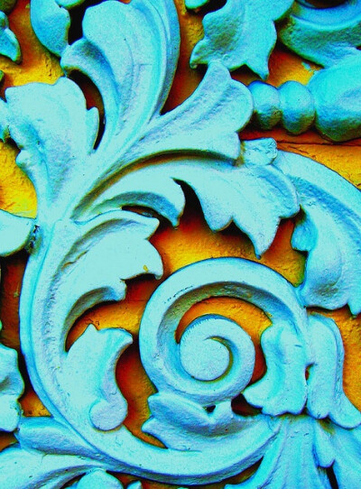 Turquoise and yellow floral decoration. Photographer: Darwin Bell