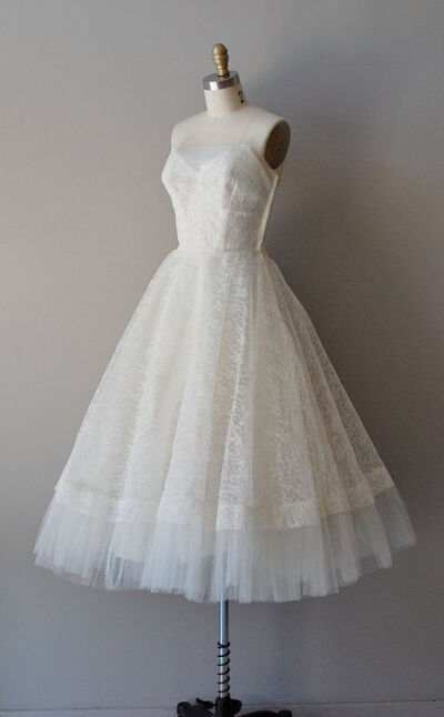 1950s dress / 50s wedding dress / Trillium dress