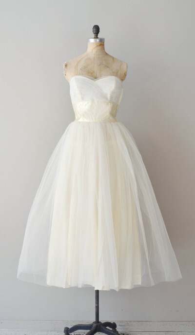 vintage 50s wedding dress / strapless 50s dress