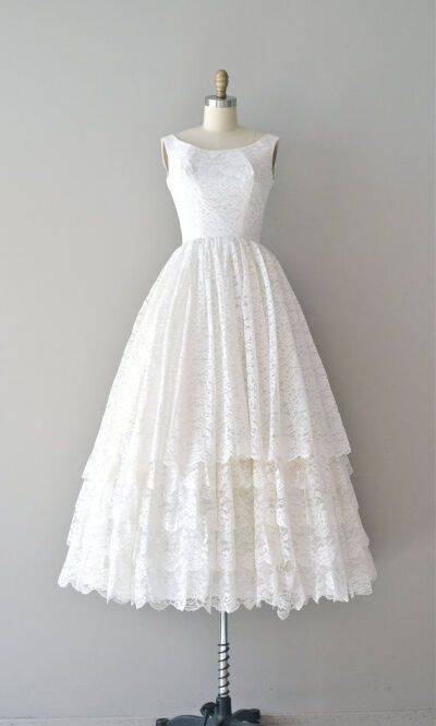 1950s wedding dress