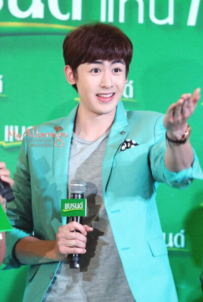 #Nichkhun##今夏做尼坤的二分之一# 【140602 Khun-morning】大度看世界 从容过生活 大家早安 Khunmorning cr as tagged