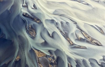 法国摄影师俯拍冰岛冰川魔幻奇景