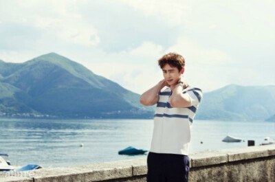 #Nichkhun# #尼坤# 【Allure Korea官图-2】Khunnie比花更好看 cr：Allurekorea