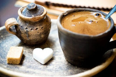 Falling leaves, cozy sweaters, apple pie…click here for more autumn goodness!