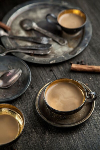 Falling leaves, cozy sweaters, apple pie…click here for more autumn goodness!