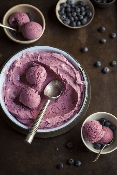 blueberry ice cream with maple and cinnamon